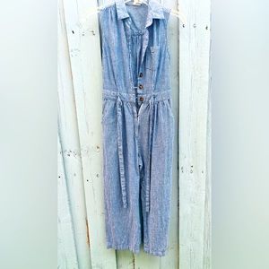 Japan jumper, extremely comfy and soft 💯 %cotton. Junior size xs